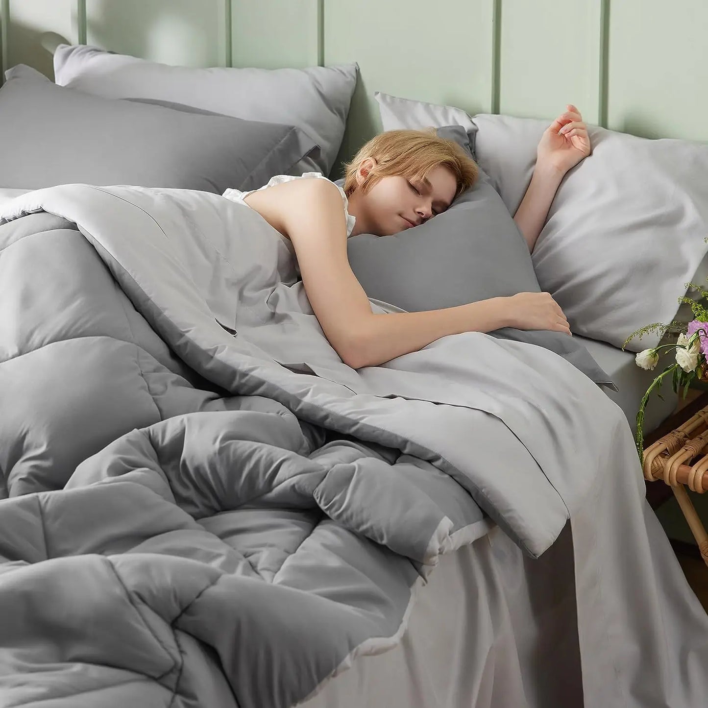 Reversible Queen Bed Comforter Set